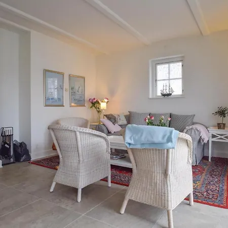 Two-bedroom In Apartamento